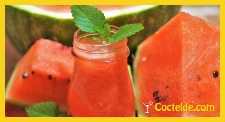 Cocktail De Sandía Y Alcohol